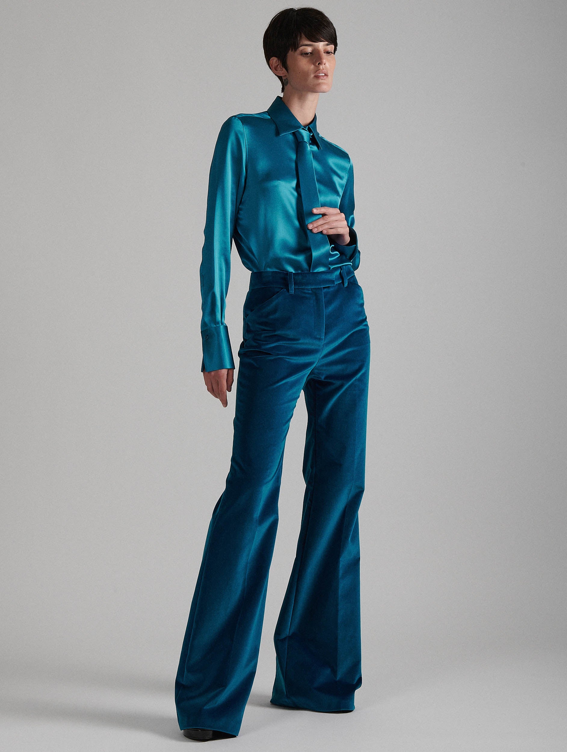 Bootleg suit trousers in blue velvet Bootleg suit trousers in blue velvet