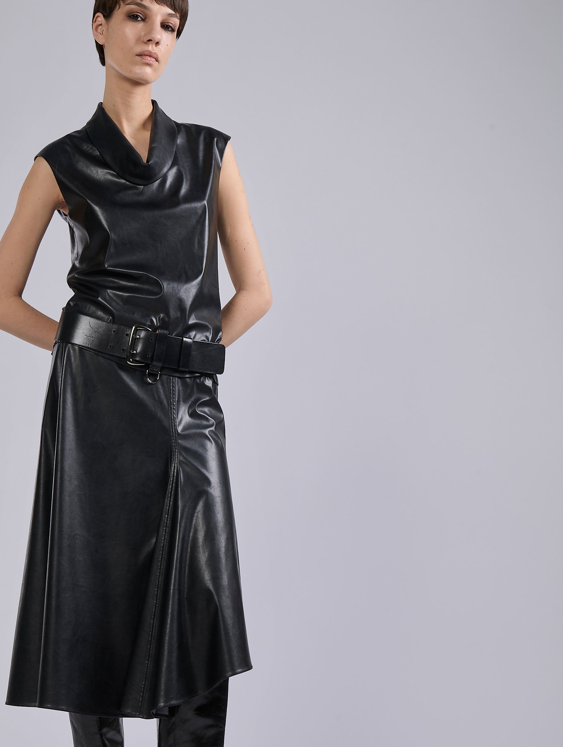 green emerald velvet dress Women Ready-to-wear| Black ultra-light faux leather skirt
