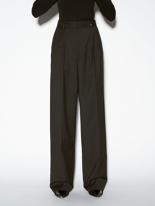 Black gabardine masculine pleated trousers