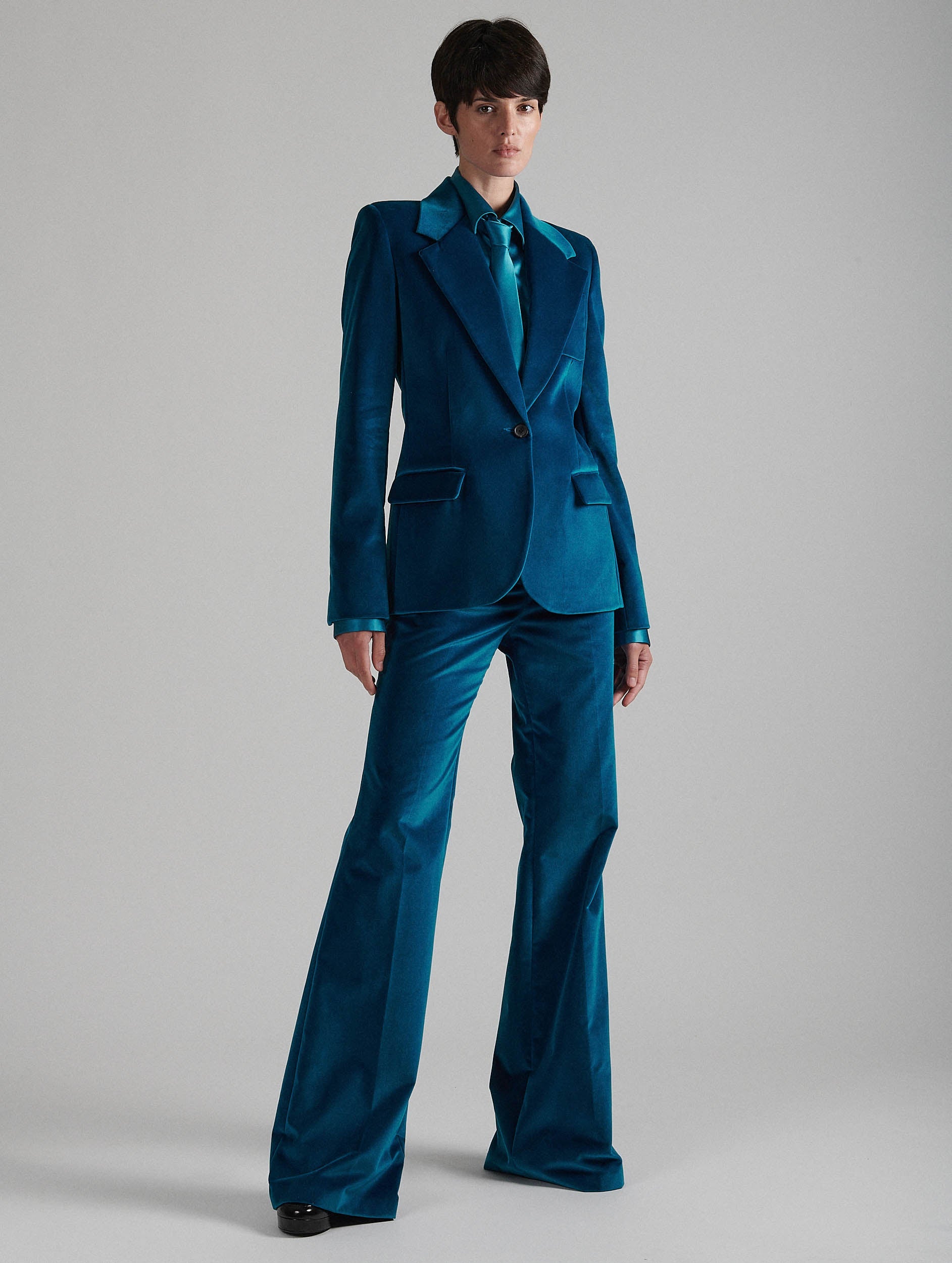 blue velvet coat dress 1990s vintage sz medium safire Blue VELVEt coat by FauxyFurrVintage