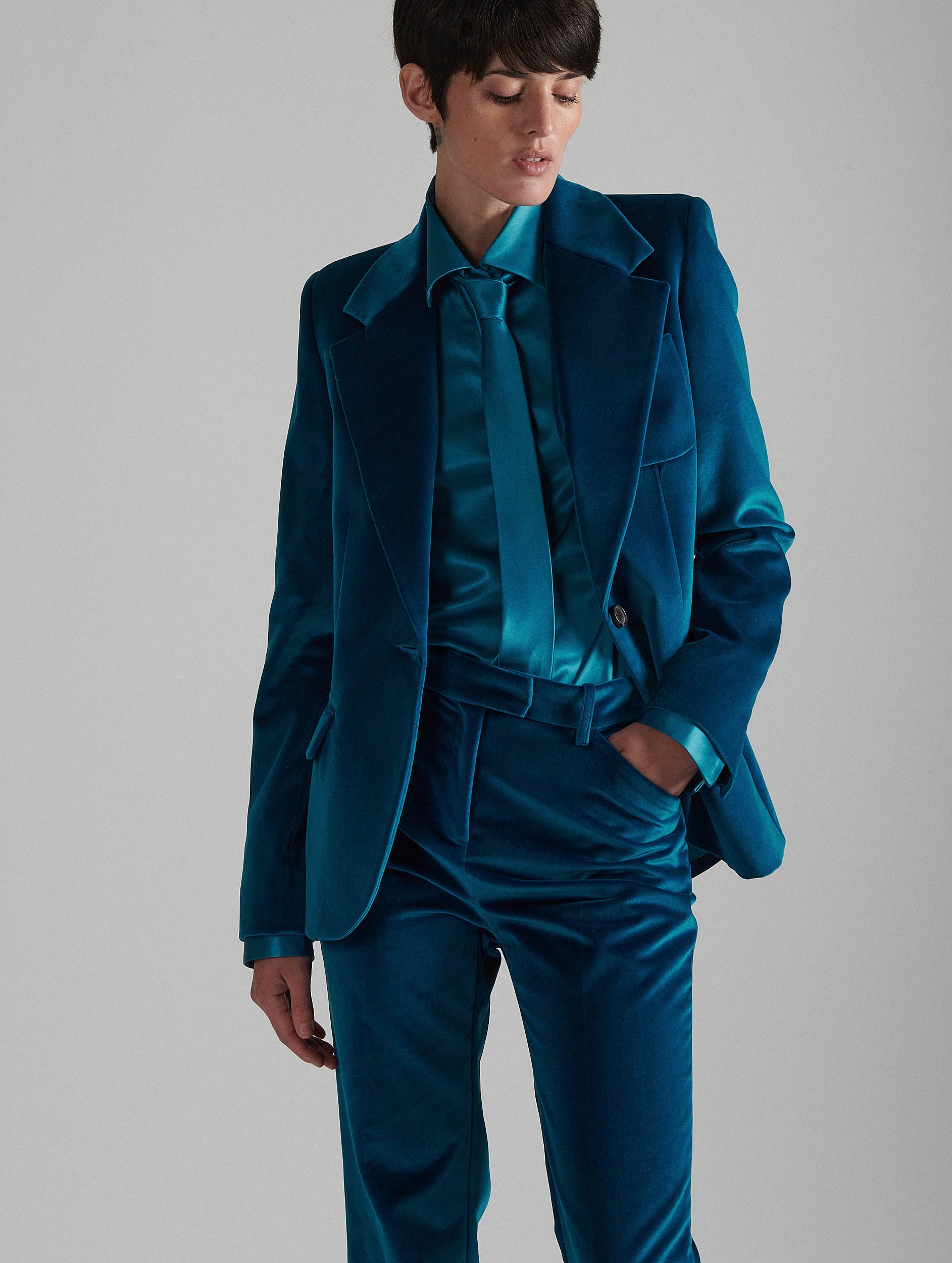 Women Ready-to-wear | Fitted blue velvet jacket