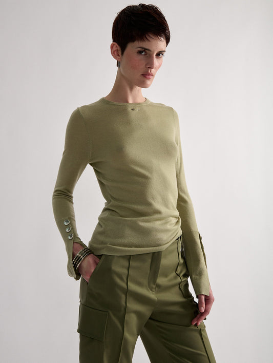 Linden green knitted sweater with buttoned cuffs