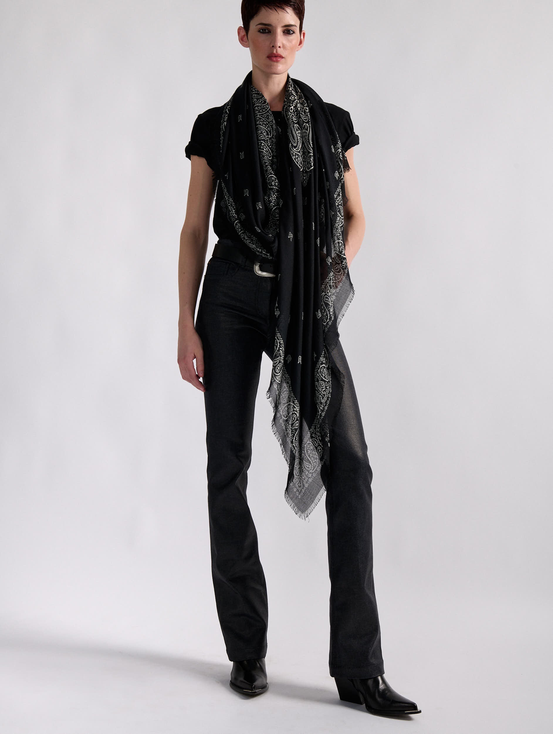 Women Accessories | Black bandana printed scarf | Barbara Bui