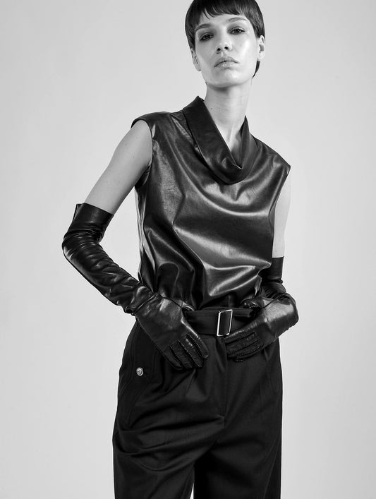Black sleeveless top in extra-light faux leather