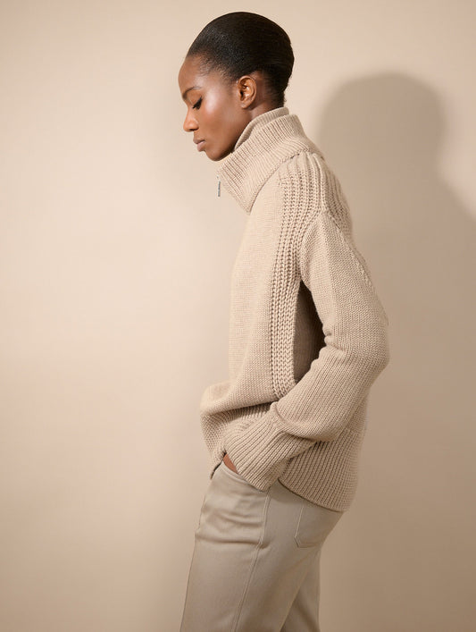 Sand merino knit sweater with detachable collar